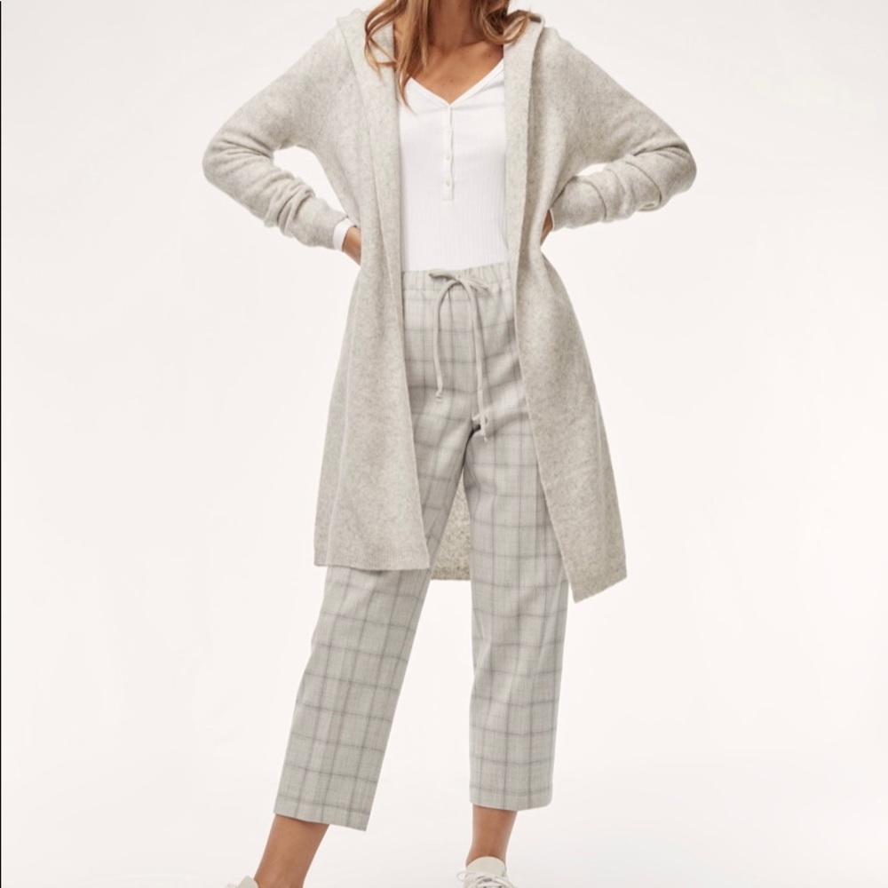 Group by Babaton Ammonius Sweater - Colour: Winter White - XXS